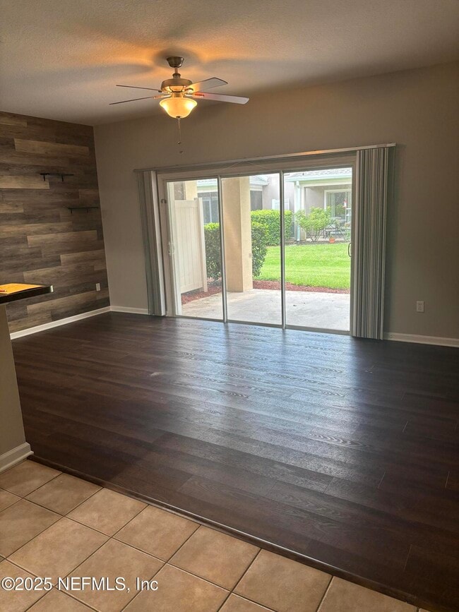 Building Photo - 13490 Essence Ct