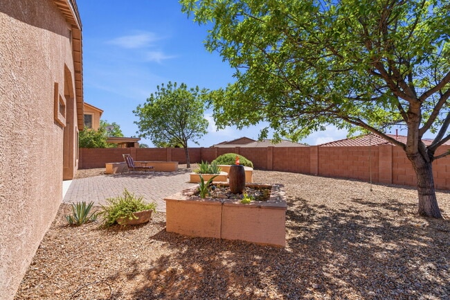 Building Photo - 39116 Quick Trot Dr
