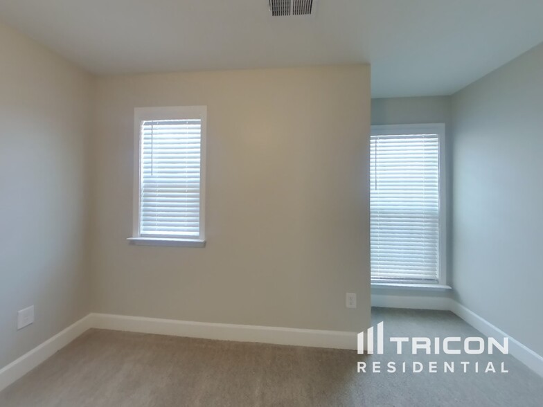 Building Photo - 6236 Everette Dr