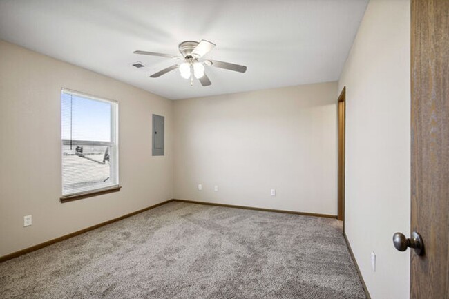 Building Photo - 3 bedroom 2 bath one level in Grain Valley