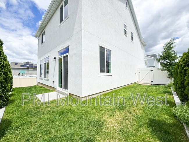 Building Photo - 3855 S 3025 W