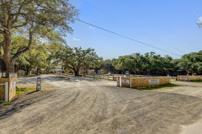 Building Photo - 405 2nd St