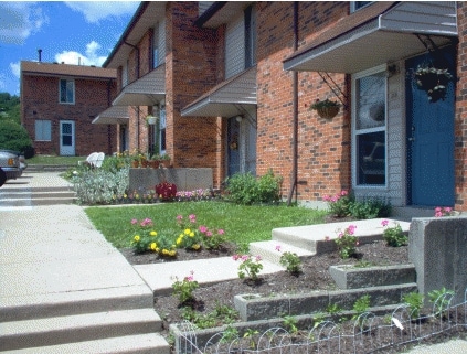 Steeplechase Townhomes - Steeplechase of Lebanon - STL