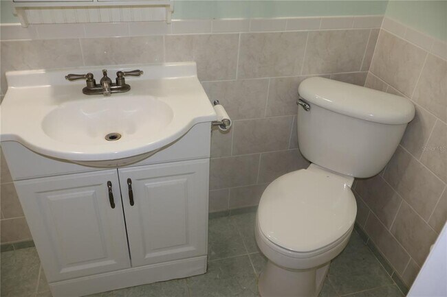 Building Photo - 3815 W De Leon St