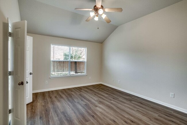 Building Photo - 4332 Hidden Park Dr