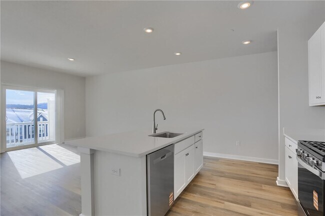 Building Photo - 122 Scotland Ln