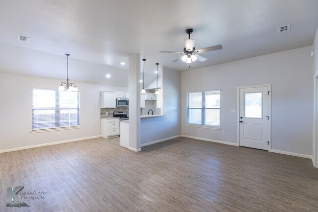 Building Photo - NEW CONSTRUCTION! 3 bed, 2 bath, 2 car garage; ALL KITCHEN APPLIANCES!