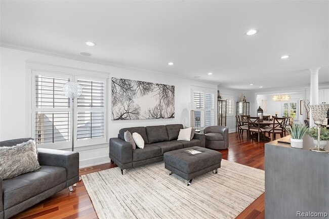 Building Photo - 691 Wallace St