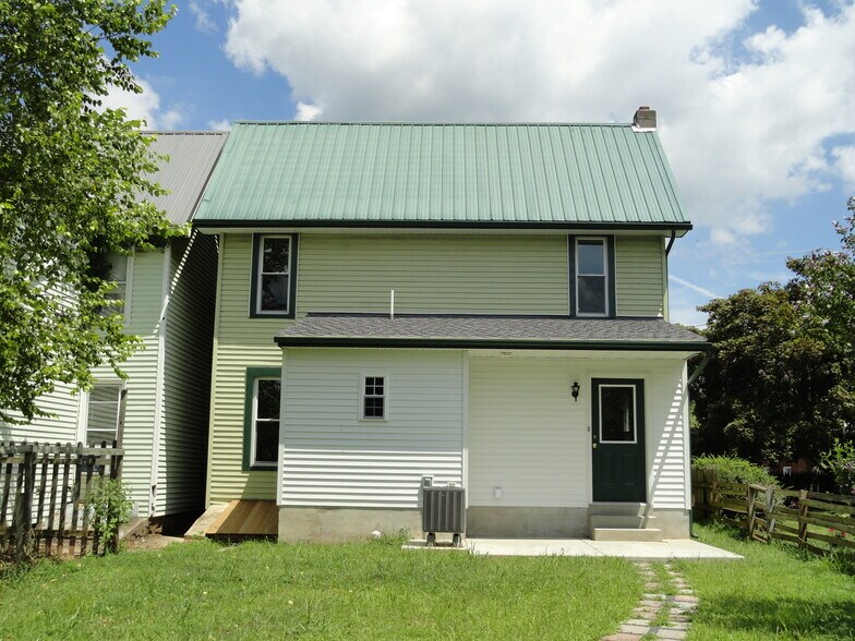 Building Photo - 77 E Main St