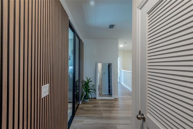 Building Photo - 3005 Suncoast Blend Dr