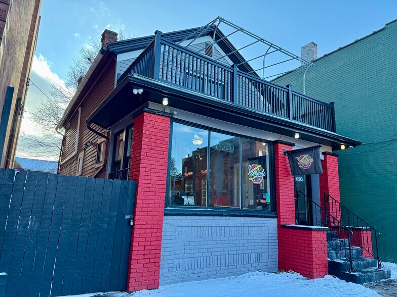 Building Photo - 220 Allen St