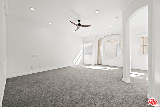 Building Photo - 500 Smithwood Dr