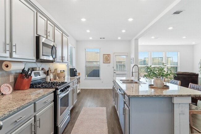 Building Photo - 358 Jewett Meadow Dr