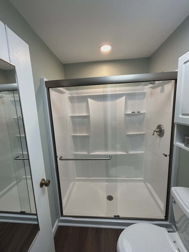 Building Photo - 2032 Meadowside Ln