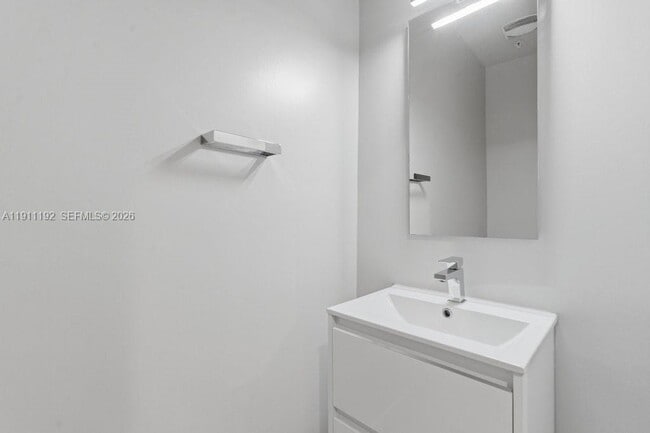 Building Photo - 913 NW 45th Terrace