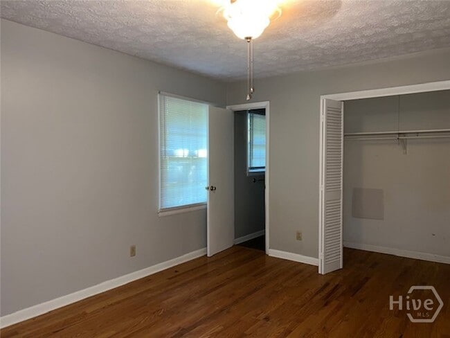 Building Photo - 235 Weatherly Woods Dr