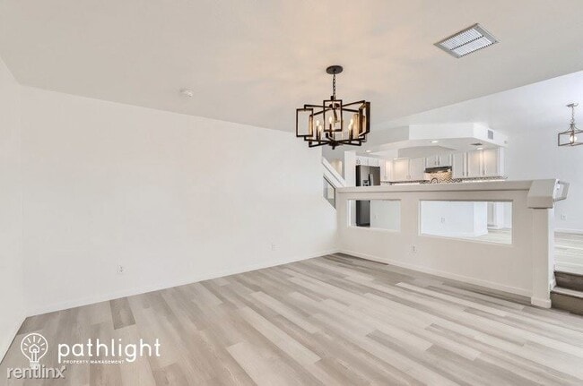 Building Photo - 4 br, 2.5 bath House - 15553 W Ventura St ...