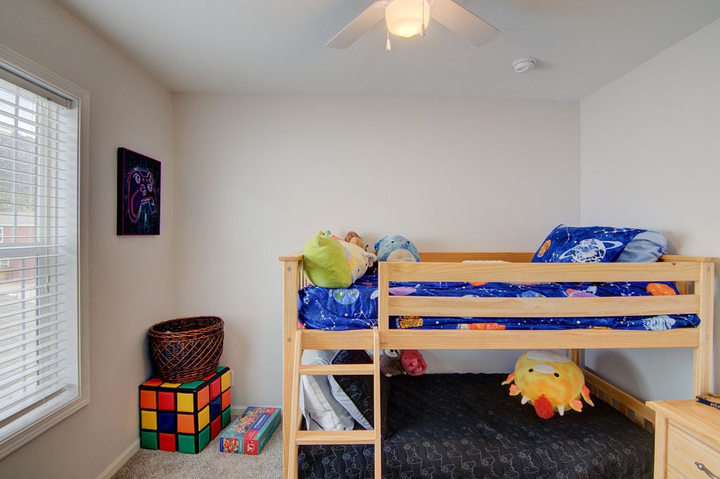 Building Photo - 120 Barnwood Cir