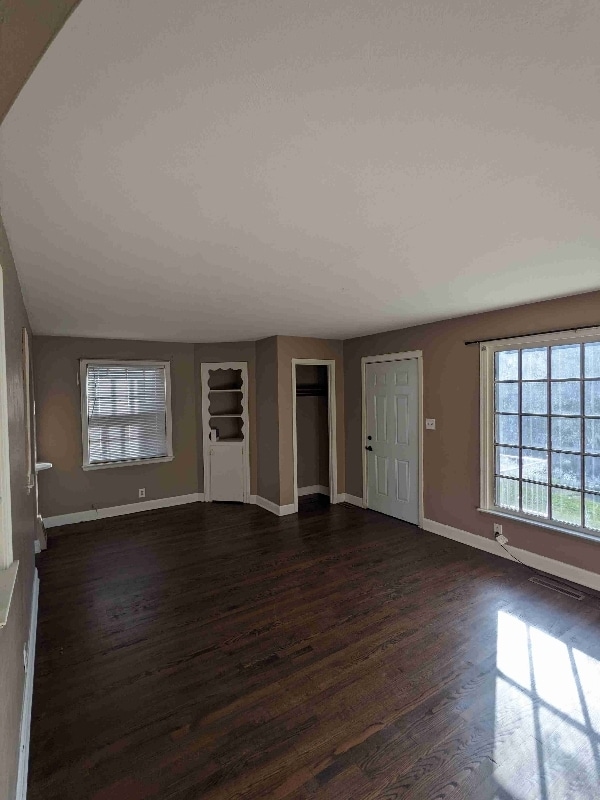 Building Photo - 256 Parkway Dr