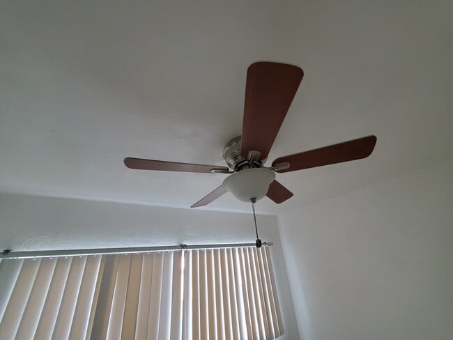 Building Photo - 2309 Grand Ave