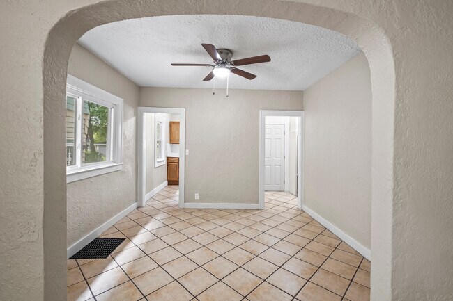 Building Photo - 1120 Fountain St NE