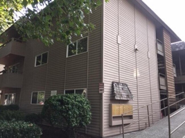 Primary Photo - 2 bedroom in Seattle WA 98116