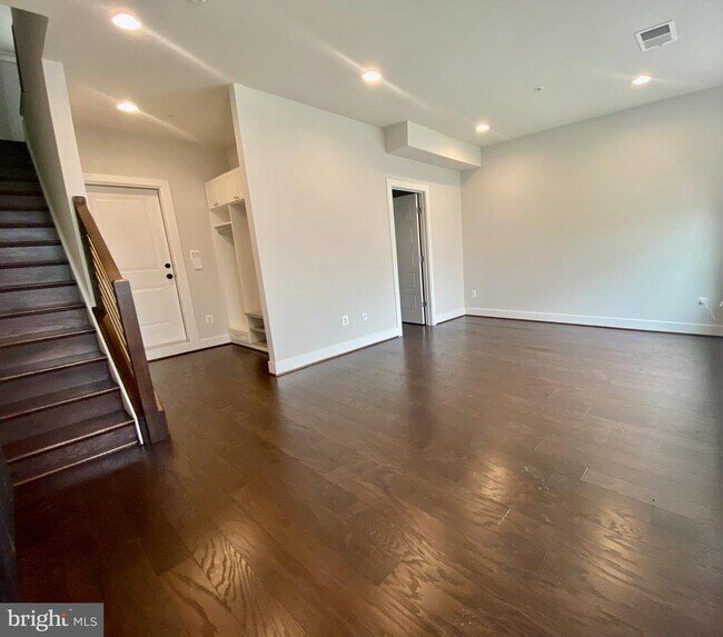Building Photo - 5135 Longstone Way