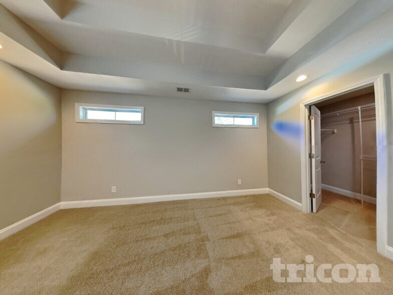Building Photo - 189 Bonnell Dr