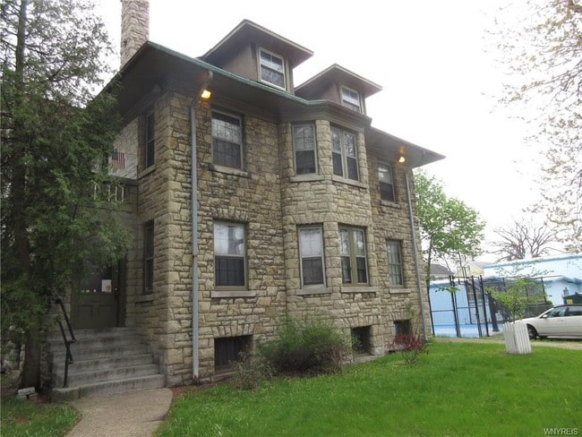 Building Photo - 401 Northland Ave