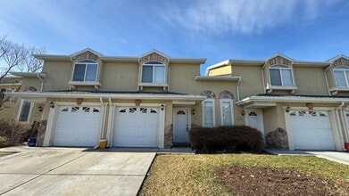 Building Photo - 3 Bedroom 2.5 Bath in West Jordan!