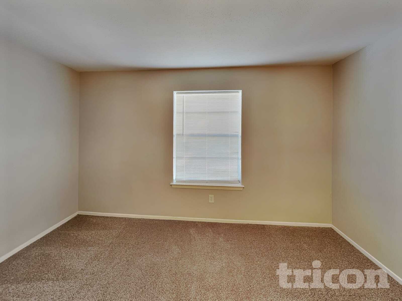 Building Photo - 1555 Willowbrook St