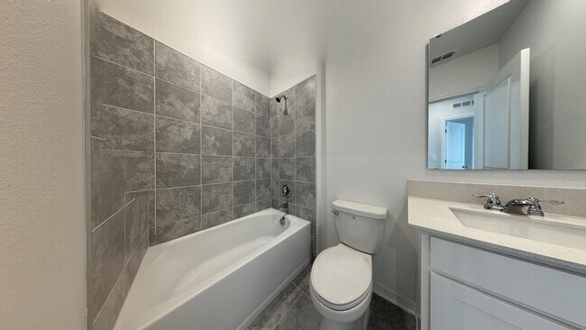 Building Photo - 1240 Tyler Lp