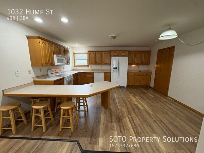 Building Photo - 1032 Hume St