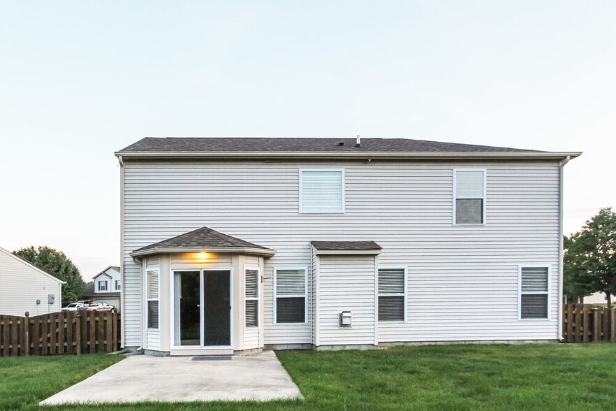 Building Photo - 975 Needle Ridge Ln
