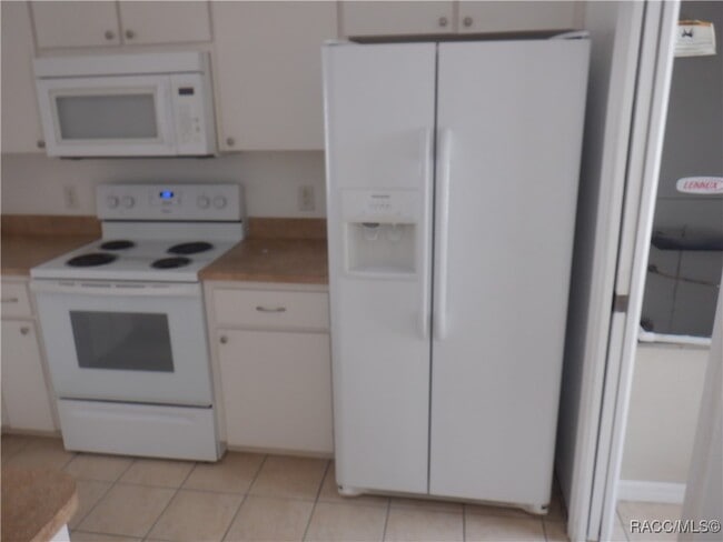 Building Photo - 2002 Silverwood St