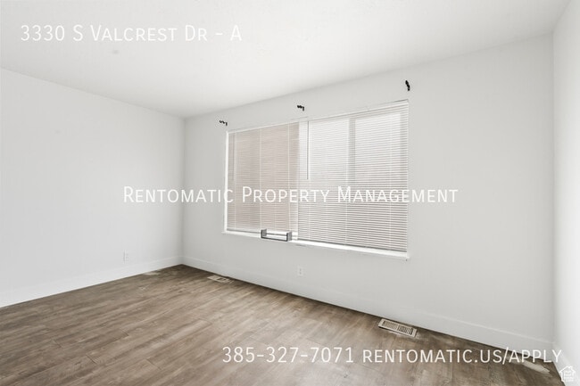 Building Photo - 3330 Yellow Rose Cir