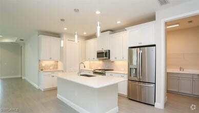 Building Photo - 2428 Ariane Dr