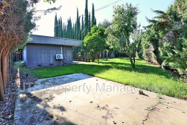 Building Photo - 3160 Watt Ave