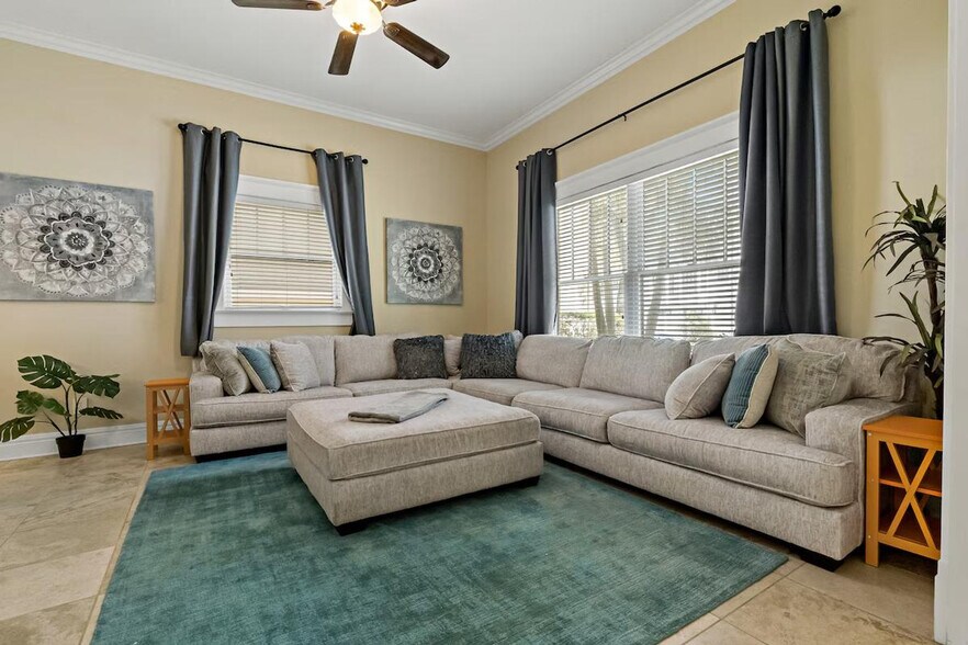 Building Photo - 611 S Orleans Ave