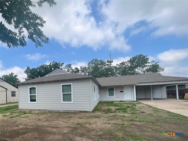 Building Photo - 919 Stetson Ave