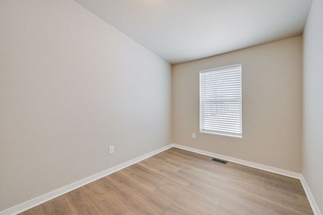 Building Photo - 1512 Tweed St