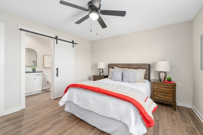 Building Photo - 701 W 50th St S