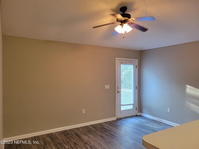 Building Photo - 24 Zoeller Ct