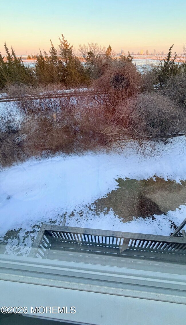 Building Photo - 1511 Railroad Ave