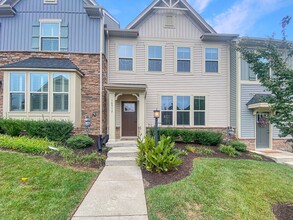Building Photo - Modern 3-Bedroom in FoxCreek!