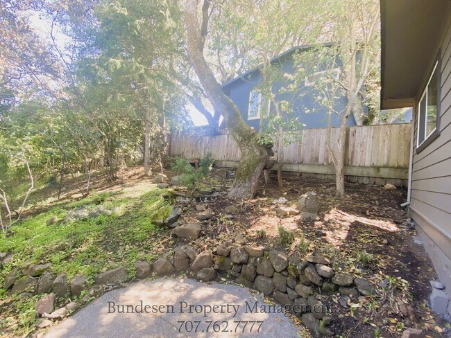 Building Photo - 77 Sunny Hill Dr