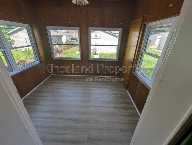 Building Photo - 4725 Ray Ave