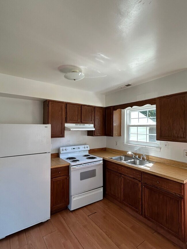 Building Photo - 2 Bedroom House for Rent in Virginia Beach