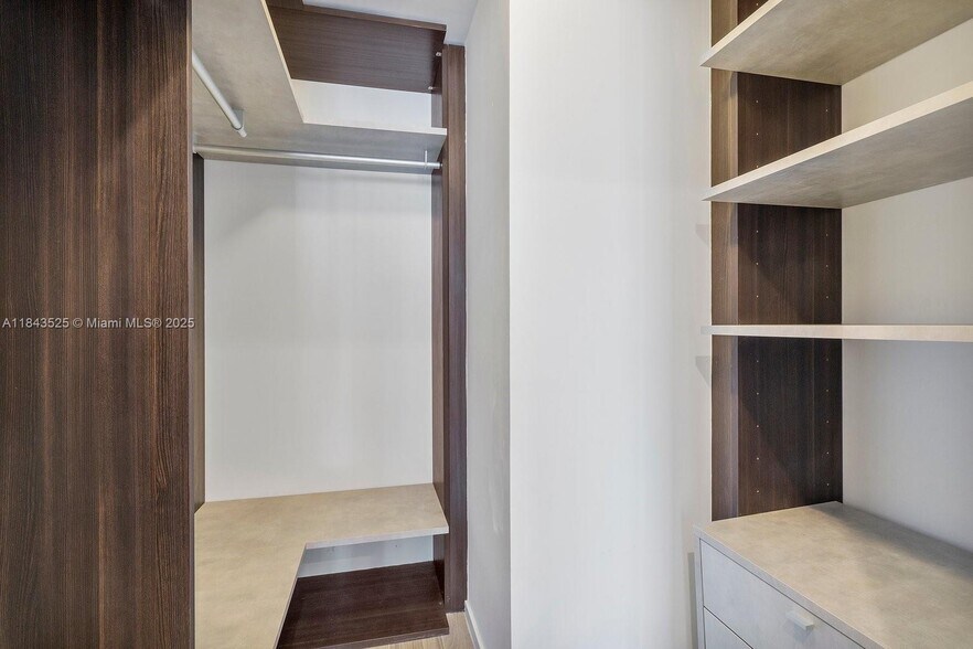 Building Photo - 801 S Miami Ave