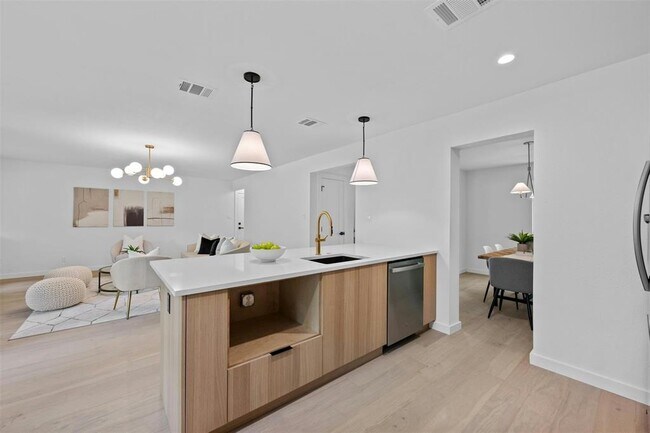 Building Photo - 6721 Lost Valley